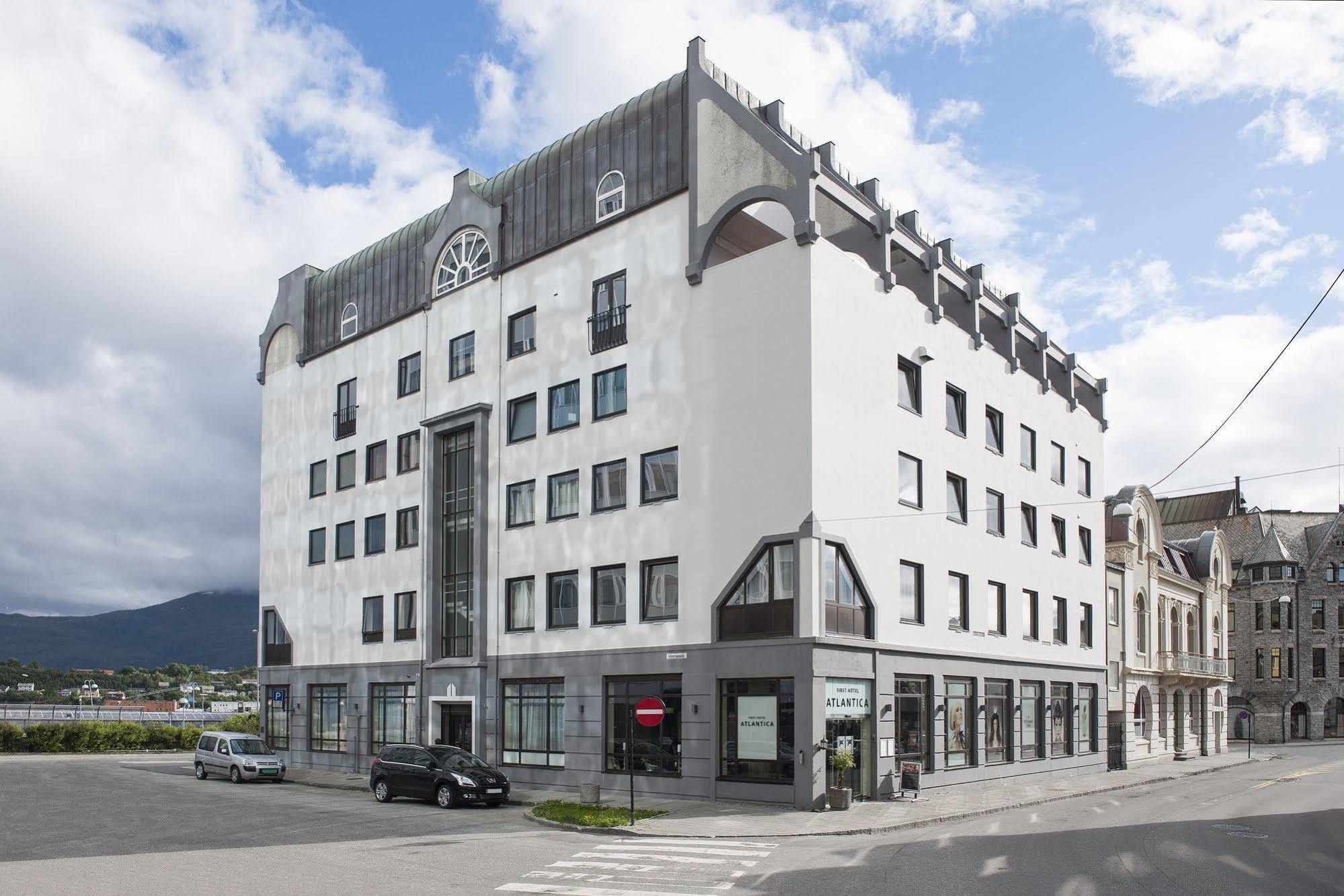 Four Monkeys Hotel Ålesund Exterior foto